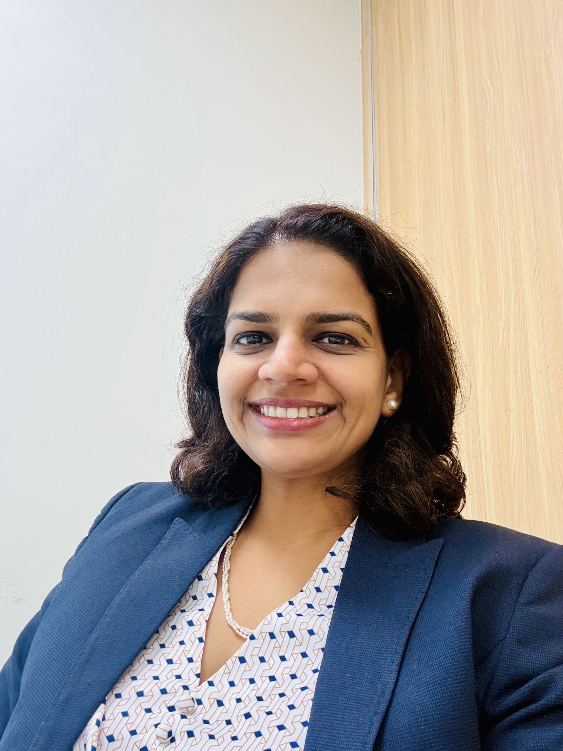 Dr. Eesha Shukla Gokhale, MBBS, MS, FRCOphth, FICO